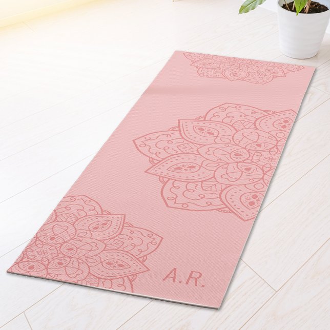 Blush Pink Decorative Modern Mandala With Initials Yogamatte (Von Creator hochgeladen)