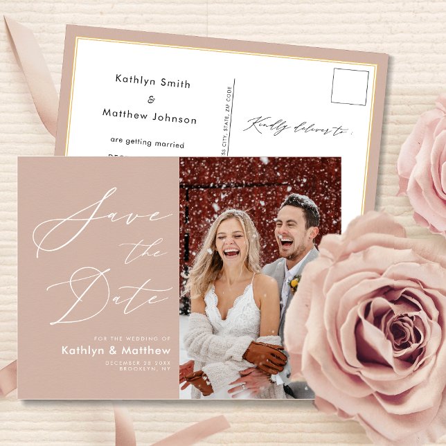 Blush Pink Elegante SkriptWedding Save the Date Ankündigungspostkarte (Von Creator hochgeladen)