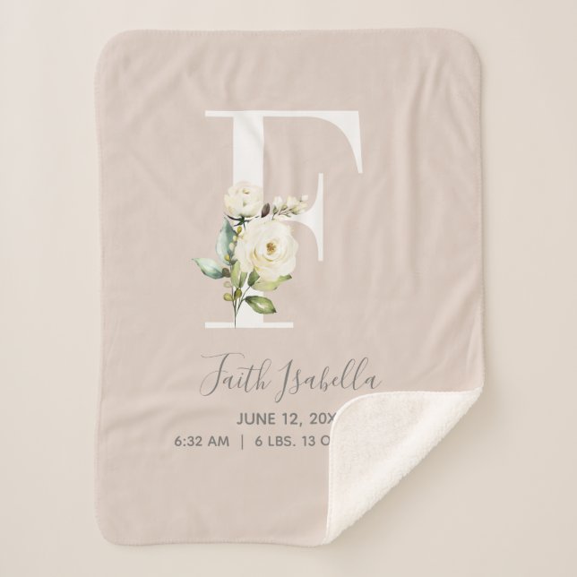 Blush Pink Floral Letter F Baby Script Birth Stats Sherpadecke (Vorderseite)