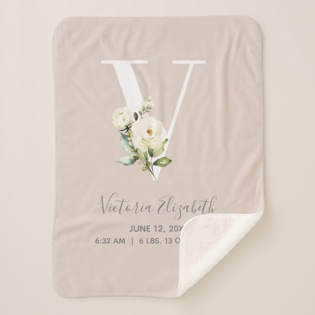 Blush Pink Floral Letter V Baby Script Geburtsstun Sherpadecke (Vorderseite)