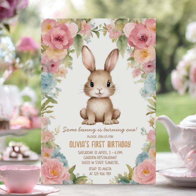 Blush Pink Flower Garden Bunny Rabbit Birthday Einladung (Von Creator hochgeladen)