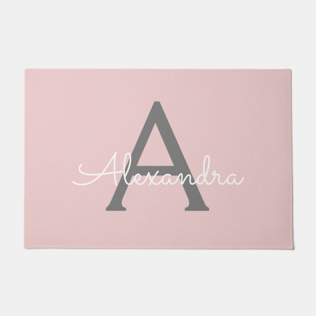 Blush Pink Grau Modernes Script Girly Monogram Nam Fußmatte (Vorderseite)