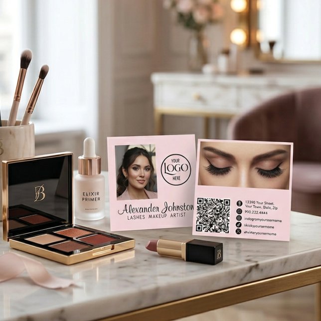 Blush Pink Lashes Makeup Artist Photo QR Code Quadratische Visitenkarte (Blush Pink Lashes Makeup Artist Photo QR Code Square Business Card )
