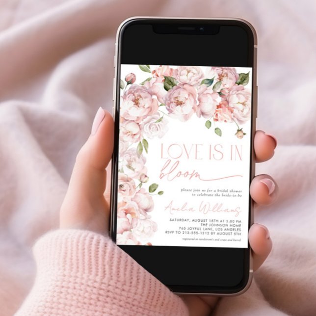 Blush Pink Liebe ist in Blütenflora Brautparty Einladung (Von Creator hochgeladen)