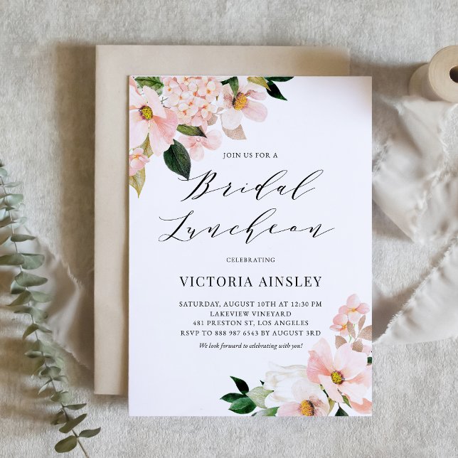 Blush Pink Magnolia und Hydrangea Bridal Luncheon Einladung (Von Creator hochgeladen)