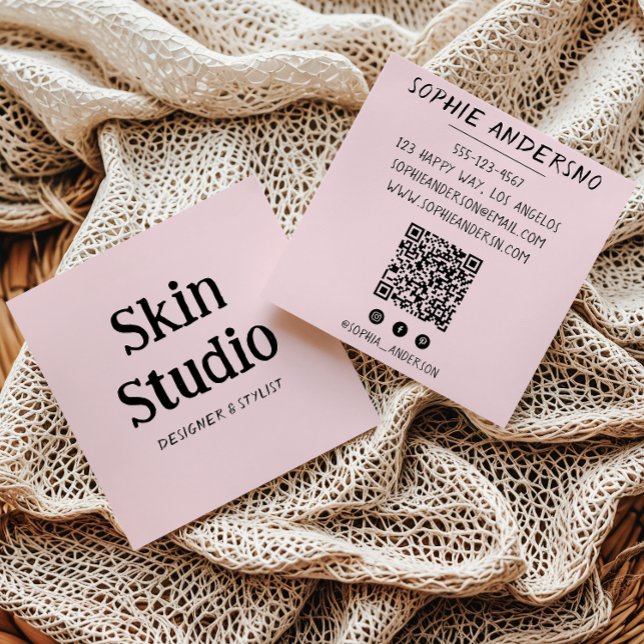 Blush Pink Minimalist Skin Studio Qr Code Quadratische Visitenkarte (Von Creator hochgeladen)