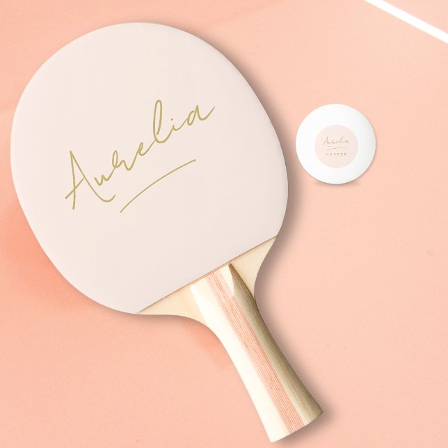 Blush Pink Moderne Gold Script Signature Monogram Tischtennis Schläger (Von Creator hochgeladen)