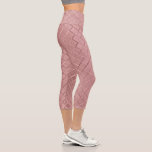 Blush Pink Modernes gepresstes geometrisches Muste Capri Leggings<br><div class="desc">Dieses moderne Design zeichnet sich durch ein rosa gepresstes geometrisches Muster aus #Leggings #wear #apparel #gifts #Fitness #sports #fitnessapparel #fitnessmode #fashion #modischen #style #stylish #trendy #geometric</div>