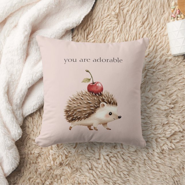 Blush Pink Red Cherry Adorable Hedgehog Kissen (Decke)