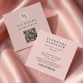 Blush Pink Script Logo QR Code Lashes Quadratische Visitenkarte