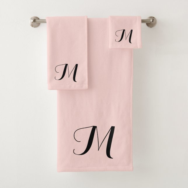 Blush Pink Script Typografy Monogram Initial Badhandtuch Set (Insitu)