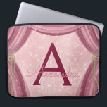 Blush Pink und Burgund Vorhänge Monogramm Name Laptopschutzhülle<br><div class="desc">Blush Pink und Burgundy Vorhänge Girly Sparkle Monogram Case. Dieser Fall kann so angepasst werden,  dass er Ihren Anfangs- und Vornamen enthält.</div>