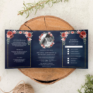 Blush Pink und Burgundy Bloral Navy Blue Wedding Dreifach Gefaltete Einladung
