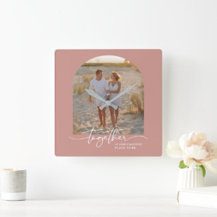 Blush Pink Zusammen Typografie Paar Valentinstag Quadratische Wanduhr