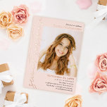 Blush Rose Gold Calligraphy Foto Sweet 16 Folieneinladung<br><div class="desc">Elegante Rose Gold süße 16 Einladung in rot rosa personalisiert mit einem Foto. Einfache, aber glamouröse 16 . Geburtstag Einladung bedruckt mit Rose Goldfolie vor einem hellrosa Hintergrund. Laden Sie Ihre Freunde zu Ihrem süßen 16 Party mit dieser rot rosa und Rose Gold Party Einladung personalisiert mit einem Foto der...</div>