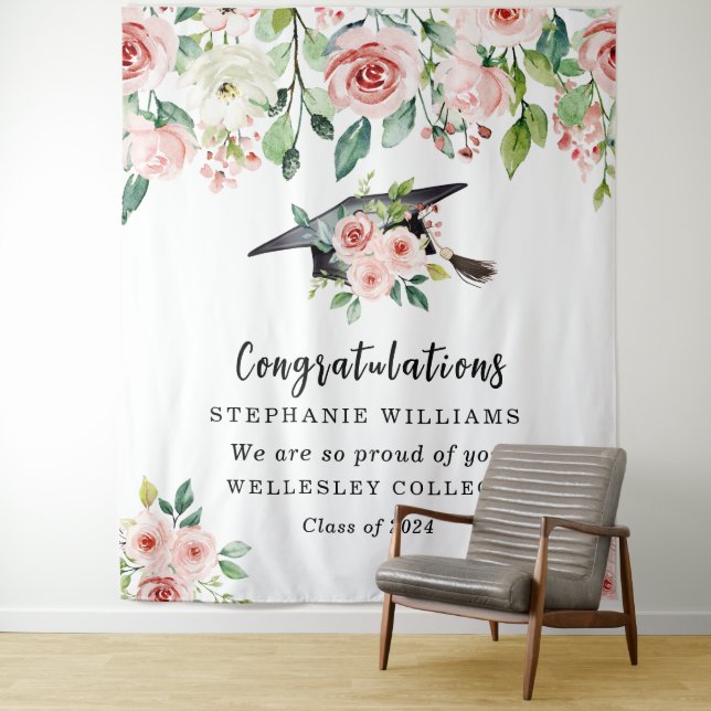 Blush & White Floral Graduation Congratulations Wandteppich (Beispiel)