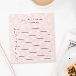 Blüte | Liste der Personalisierten Lehrer Notizblock<br><div class="desc">Wow die Lieblingslehrerin Ihres Kindes in der Ferien- oder Lehrerwertungswoche mit diesem coolen personalisierten Listen-Notizblock, das ein wissenschaftlich thematisches Muster von Mikroskopen, Beakern, Atomen und Büchern auf pastellfarbenem, rosafarbenem Hintergrund enthält. Personalisieren Sie Ihre Arbeit mit dem Namen Ihres Lehrers und einer zusätzlichen Zeile mit eigenem Text (angezeigt mit "Wichtige Dinge...</div>
