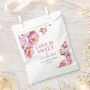 Blüten und Prosecco in strahlendem Rosa - Liebe is Geschenktütchen