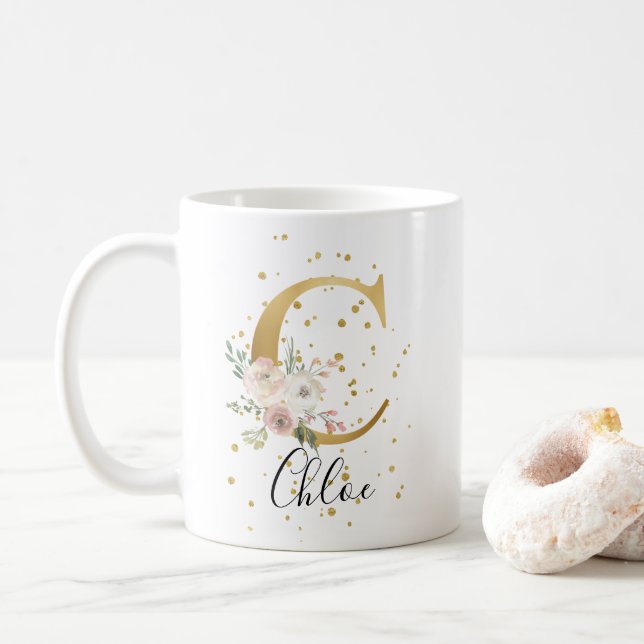 Blütenrosa Creme Aquarellfarbenmonogramm C Kaffeetasse (Mit Donut)