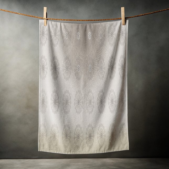 Blütentextilien am Sandstrand gemusterte Kunst Strandtuch (Von Creator hochgeladen)