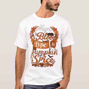 Blutgruppe ist Kürbisgewürz Halloween Schwarze Kat T-Shirt