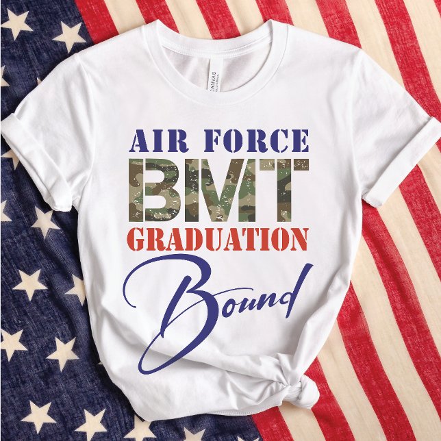 BMT Abschluss an der Vorderseite T-Shirt (White USA Flag Air Force BMT Graduation Bound travel t-shirts, camouflage,  back side Airman name)