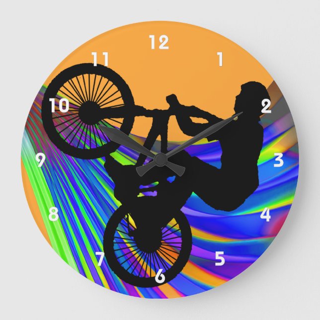 BMX auf der Rainbow Road Große Wanduhr (Vorderseite)