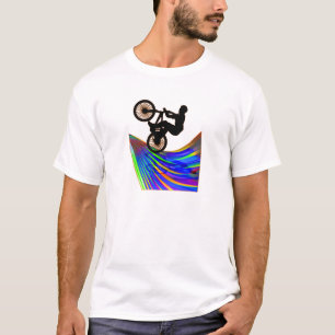 BMX auf Regenbogen-Straße T-Shirt