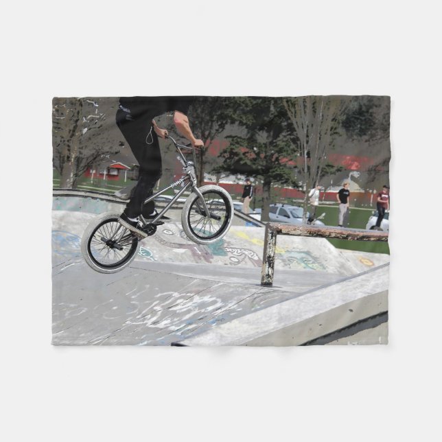 BMX Rider "Getting Air" Fleecedecke (Vorderseite (Horizontal))