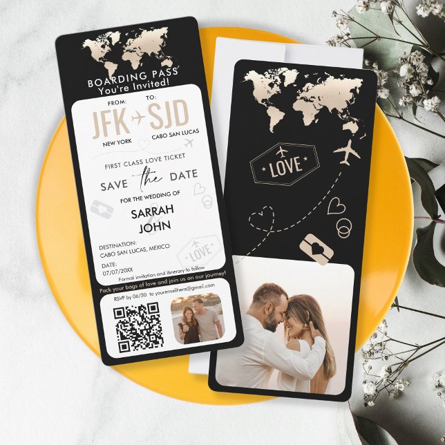 Boarding Pass Flugzeug Ticket Zielort mit Foto Einladung (black and gold boarding pass save the date with photo and qr code)