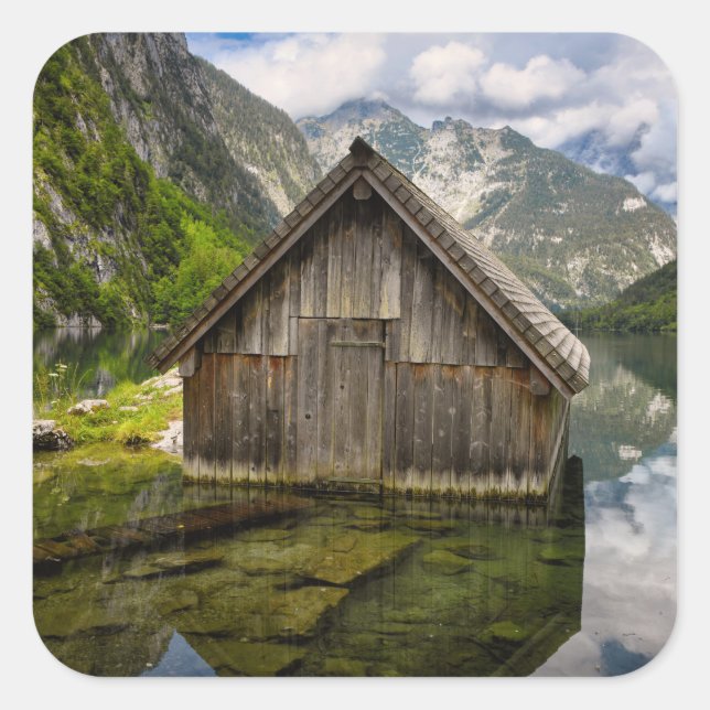 Boathouse im Obersee in den Alpen in Deutschland Quadratischer Aufkleber (Vorderseite)