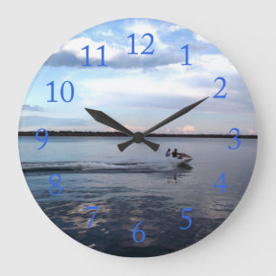 Boating in the Kingston lake, Ontario. Große Wanduhr