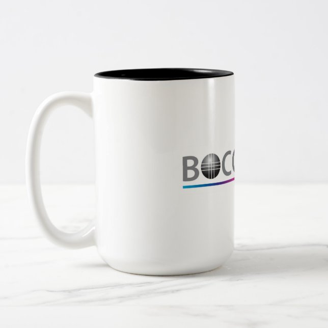Bocce Ball-Kaffee-Tasse (mit Regenbogenakzent) Zweifarbige Tasse (Links)