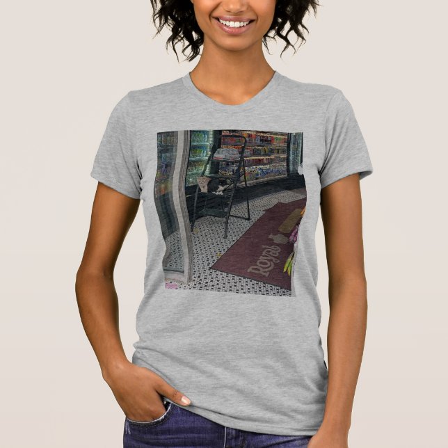 Bodega-Kätzchen helfen beim Auffüllen T-Shirt (Vorderseite)