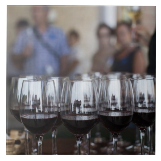 Bodega Marques de Riscal Weingut, Weinprobe Fliese (Vorderseite)