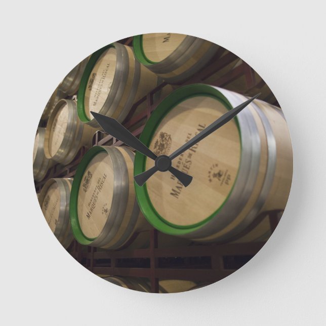 Bodega Marques de Riscal Weinkeller Runde Wanduhr (Vorderseite)