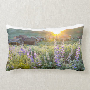 Bodie-GeisterstadtLupines am Sonnenuntergang Lendenkissen