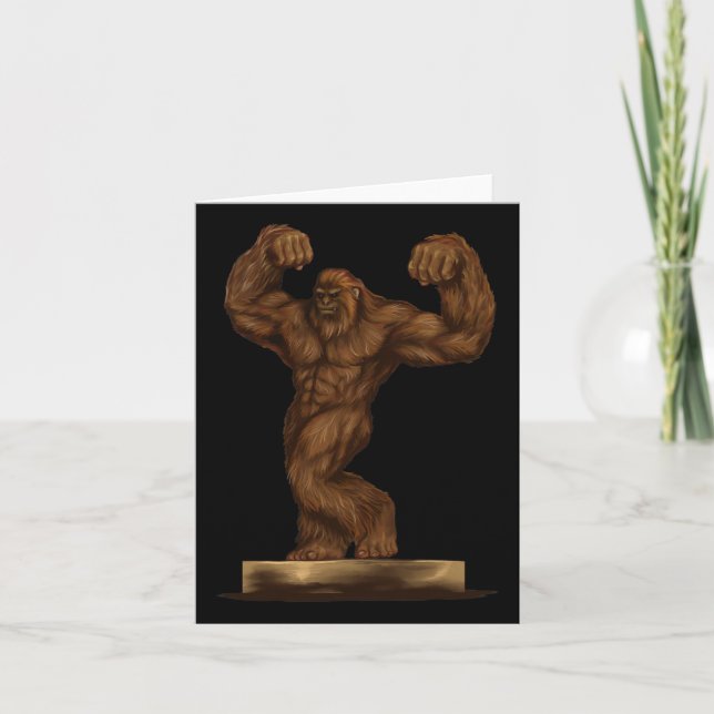 Body Builder Bigfoot Pose auf einer Bühne - Gym He Karte (Vorderseite)