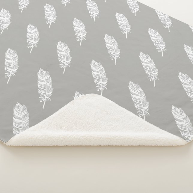 Bohemisch Chic White Tribal Feathers & Grey Sherpadecke (3/4)