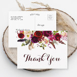 Bohemische floral Burgund Hochzeit im Herbst Viele Postkarte<br><div class="desc">Bohemischer Stil Dankeschön Postcard mit Aquarellbild von bordeauxroten,  roten und rosafarbenen Pfannkuchen und Rose mit Federakzent. Das ist perfekt für den Herbst | Herbst- und Winterveranstaltungen. Bitte klicken Sie auf den Button "Anpassen",  um Schriftart,  Größen und Farben zu ändern. Matching-Elemente sind ebenfalls verfügbar.</div>