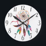 Bohemischer Dreamcatcher in Wasserfarbenmalerei Runde Wanduhr<br><div class="desc">Dieser künstlerische und handgemalte böhmische Träumer in lebendiger und farbenfroher Wasserfarbe ist perfekt für die trendige und stilvolle Frau. Sein cooler und künstlerischer Ausdruck ist großartig für viele Anlässe und Geschenke,  für sich selbst,  Ihre Freunde oder Ihre Familie. Genießen Sie diesen Boho und Hipster-Druck für Ihren nächsten Einkauf!</div>