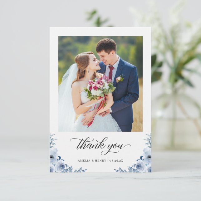 Bohemisches Dusty Blue Floral Wedding Foto Dankeskarte (Stehend Vorderseite)