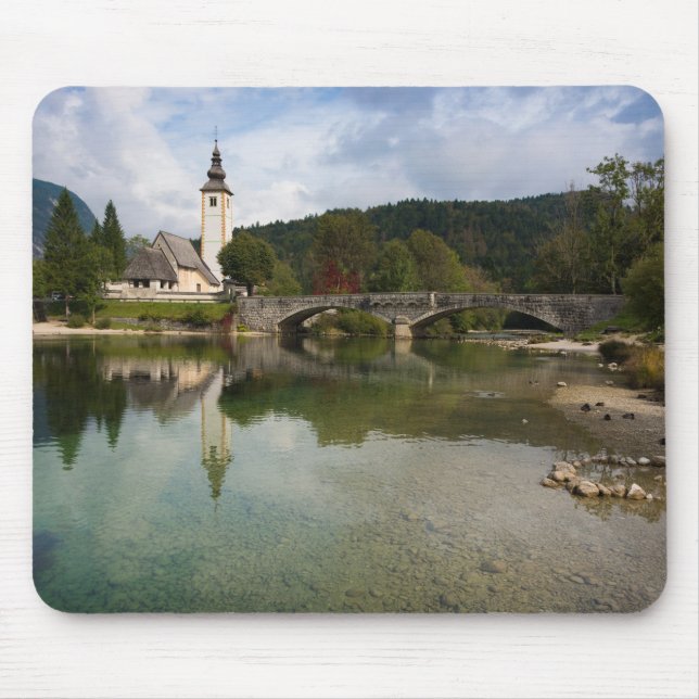 Bohinj See mit Kirche in Slowenien mousepad (Vorne)