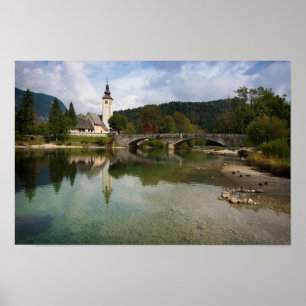Bohinj See mit Kirche in Slowenien Poster