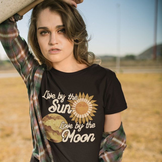 Boho Ästhetischer Sonnenmond T-Shirt (Von Creator hochgeladen)