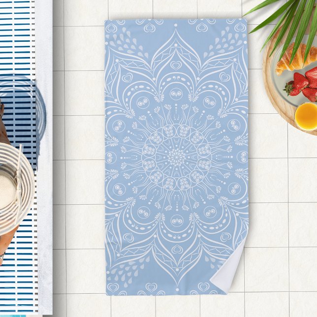 Boho Baby Blue Mandala Strandtuch (Light Blue Beach Towel with Elegant Mandala Pattern)