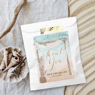 Boho Beach Arch Hochzeit in Urlaubsort Geschenktütchen