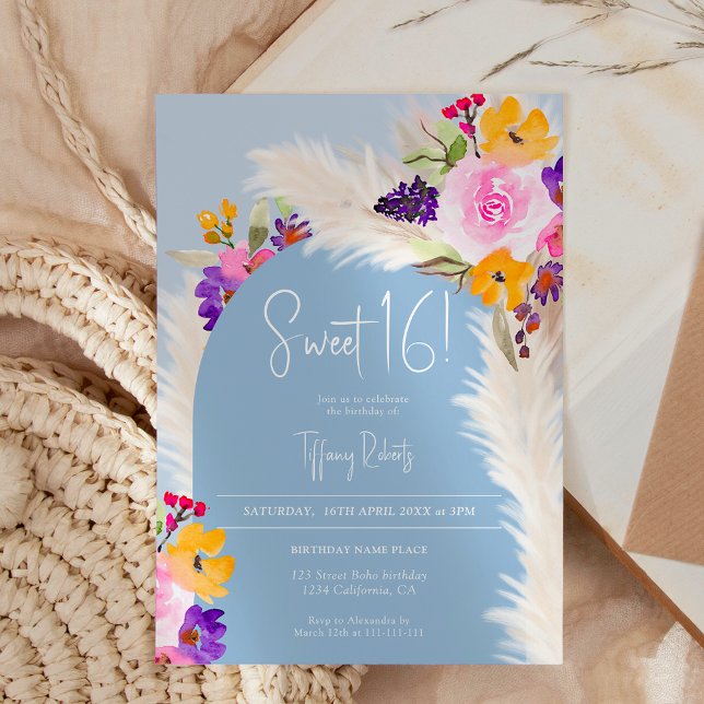 Boho blauer Pampas Wüstenbogen Sweet 16 Einladung (Boho blue floral pampas desert arch Sweet 16 Invitation)