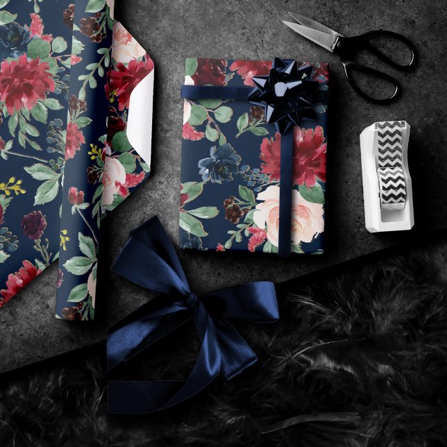 Boho Blooms | Dark Navy Blue and Burgund Muster Geschenkpapier (Von Creator hochgeladen)