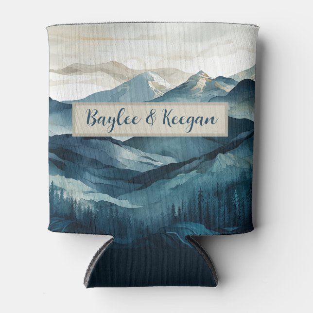 Boho Blue und Tan Mountain Can Cooler Dosenkühler (Vorderseite)